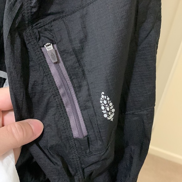 FREE PEOPLE Movement Great Escape Run Windbreaker NWOT (Black) - Picture 8 of 9